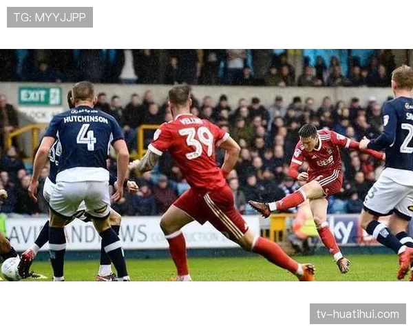 利兹联三轮取五分仍难脱身 保级区三分差距意味生死